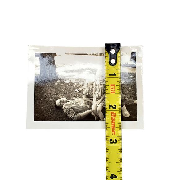 Vtg Father Laying in Grass with Daughters Original Monochrome Photography Found - Picture 2 of 4